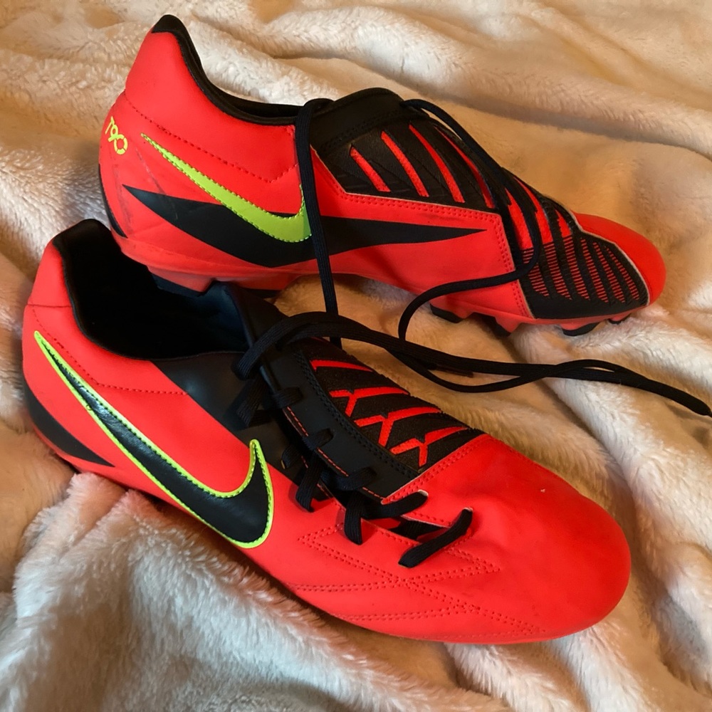 Men’s Size 10 T90 Nike Soccer Cleats Neon Orange/Black/Neon Green Accents